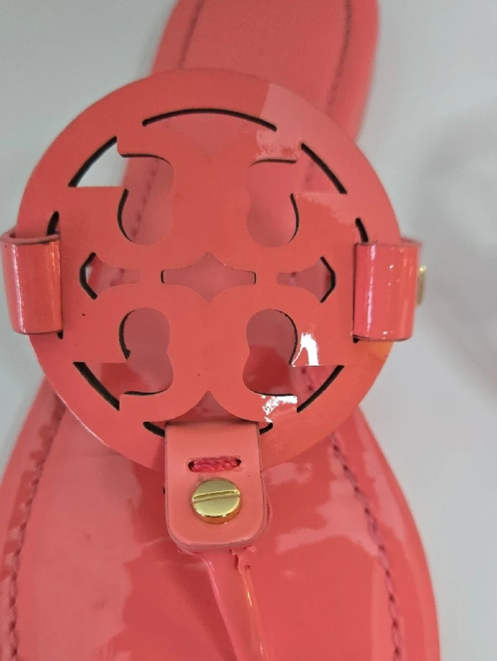 EUC Tory Burch Coral Patent Miller Logo Thong Sandals